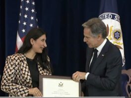 Член Совета по вопросам равенства, Викторина Лука, удостоена награды госсекретаря США Энтони Дж. Блинкена