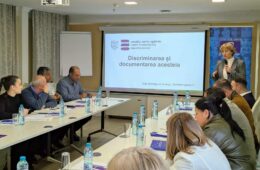 Mediatorii comunitari, instruiți în prevenirea discriminării și documentarea cazurilor de discriminare a persoanelor de etnie romă